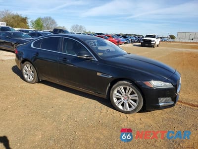 Czwarte zdjęcie samochodu z boku: 2017 JAGUAR XF PREMIUM VIN:SAJBD4BV9HCY27777 - miniatura