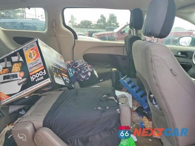 Zdjęcie 11 z 13 samochodu: 2019 CHRYSLER PACIFICA TOURING VIN:2C4RC1DG8KR702040 - miniatura