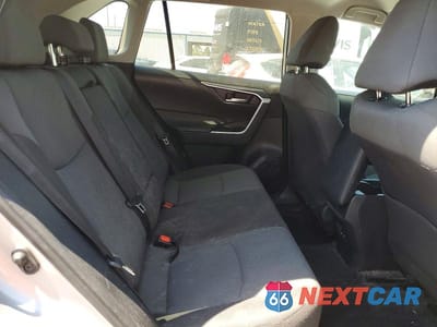 Zdjęcie 11 z 14 samochodu: 2021 TOYOTA RAV4 XLE VIN:2T3P1RFV0MW237530 - miniatura