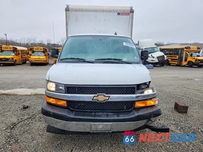 Piąte zdjęcie samochodu w środku: 2022 CHEVROLET EXPRESS BOX TRUCK VIN:1GB0GRF78N1290918 - miniatura