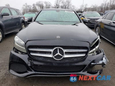 Piąte zdjęcie samochodu w środku: 2018 MERCEDES-BENZ C 300 4MATIC VIN:55SWF4KB9JU279335 - miniatura