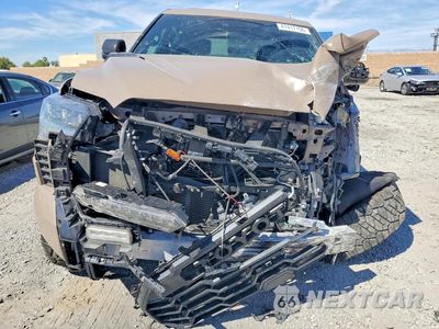 Piąte zdjęcie samochodu w środku: 2025 TOYOTA TUNDRA TRD PRO HV VIN:5TFPC5DB3SX112395 - miniatura
