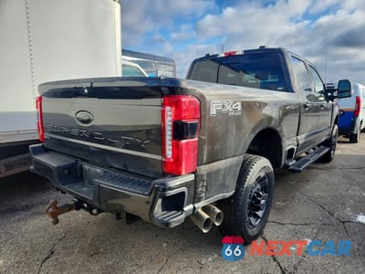 Trzecie zdjęcie samochodu z tyłu: 2024 FORD F250 SUPER DUTY VIN:1FT8W2BT0REC85738 - miniatura