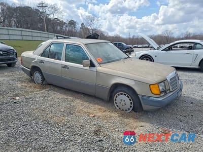 Czwarte zdjęcie samochodu z boku: 1992 MERCEDES-BENZ 300 E VIN:WDBEA30EXNB604004 - miniatura