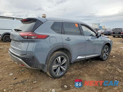 Trzecie zdjęcie samochodu z tyłu: 2021 NISSAN ROGUE PLATINUM VIN:JN8AT3DD5MW319086 - miniatura