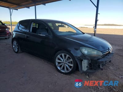 Czwarte zdjęcie samochodu z boku: 2013 VOLKSWAGEN GOLF VIN:WVWBM7AJ1DW083888 - miniatura