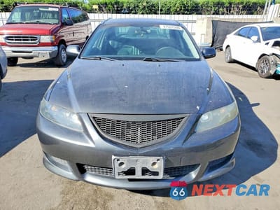 Piąte zdjęcie samochodu w środku: 2004 MAZDA 6 S VIN:1YVHP80D545N58770 - miniatura