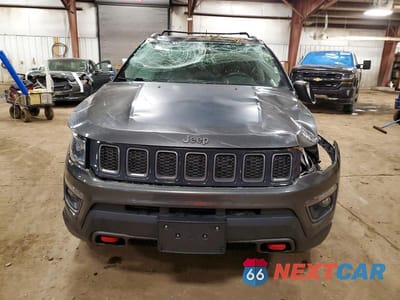 Piąte zdjęcie samochodu w środku: 2018 JEEP COMPASS TRAILHAWK VIN:3C4NJDDB4JT163633 - miniatura