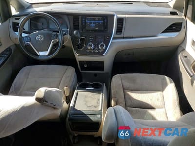 Zdjęcie 8 z 12 samochodu: 2016 TOYOTA SIENNA LE 8-PASSENGER VIN:5TDKK3DC0GS725369 - miniatura