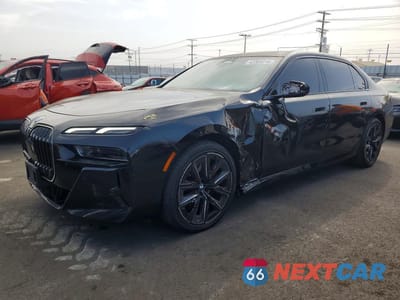 2025 BMW 740 I WBA23EH04SCV25742 - główne zdjęcie licytacji z USA - miniatura