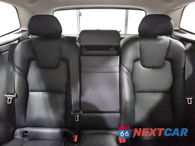 Zdjęcie 10 z 12 samochodu: 2019 VOLVO XC60 T5 VIN:LYV102RK9KB184770 - miniatura