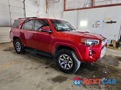Czwarte zdjęcie samochodu z boku: 2020 TOYOTA 4RUNNER TRD OFF-ROAD PREMIUM VIN:JTEBU5JR7L5779844 - miniatura