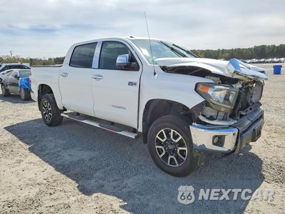 Czwarte zdjęcie samochodu z boku: 2018 TOYOTA TUNDRA SR5 VIN:5TFEY5F10JX230271 - miniatura