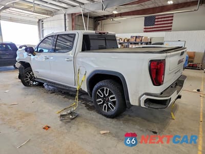 Drugie zdjęcie samochodu z przodu: 2023 GMC SIERRA K1500 AT4 VIN:1GTUUEE82PZ120356 - miniatura