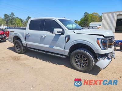 Czwarte zdjęcie samochodu z boku: 2023 FORD F150 SUPERCREW VIN:1FTEW1E88PFB83969 - miniatura
