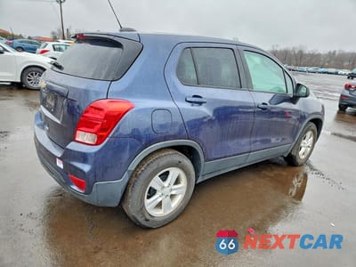Trzecie zdjęcie samochodu z tyłu: 2019 CHEVROLET TRAX LS VIN:3GNCJKSB5KL213821 - miniatura