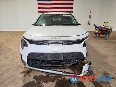 Piąte zdjęcie samochodu w środku: 2023 KIA NIRO EV WIND VIN:KNDCR3L14P5071451 - miniatura