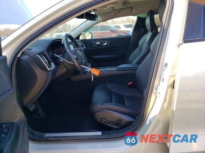 Zdjęcie 7 z 13 samochodu: 2021 VOLVO V60 CROSS COUNTRY T5 MOMENTUM VIN:YV4102WK6M1074240 - miniatura