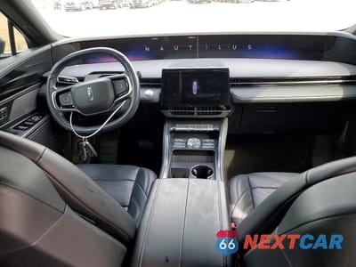 Zdjęcie 8 z 13 samochodu: 2024 LINCOLN NAUTILUS PREMIERE VIN:5LMPJ8J49RJ801862 - miniatura