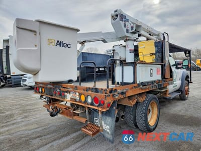 Czwarte zdjęcie samochodu z boku: 2016 FORD F550 SUPER DUTY BUCKET TRUCK VIN:1FDUF5HT5GEB43188 - miniatura