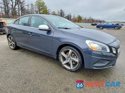 Czwarte zdjęcie samochodu z boku: 2012 VOLVO S60 T6 VIN:YV1902FH6C2110327 - miniatura