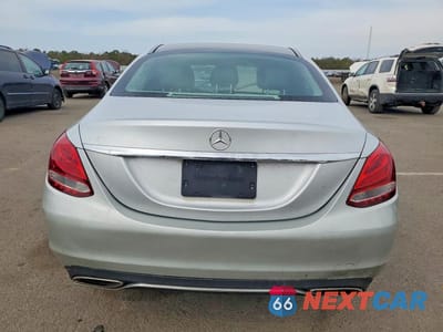 Zdjęcie 6 z 11 samochodu: 2016 MERCEDES-BENZ C 300 4MATIC VIN:55SWF4KB2GU143556 - miniatura