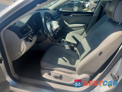 Zdjęcie 7 z 13 samochodu: 2018 VOLKSWAGEN PASSAT SE VIN:1VWBA7A3XJC008045 - miniatura