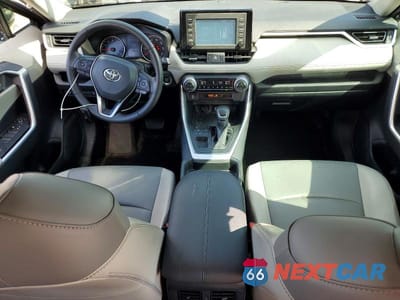 Zdjęcie 8 z 13 samochodu: 2019 TOYOTA RAV4 XLE PREMIUM VIN:2T3C1RFV3KC012242 - miniatura