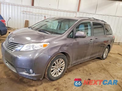 2014 TOYOTA SIENNA XLE 8-PASSENGER 5TDYK3DCXES476604 - główne zdjęcie licytacji z USA - miniatura