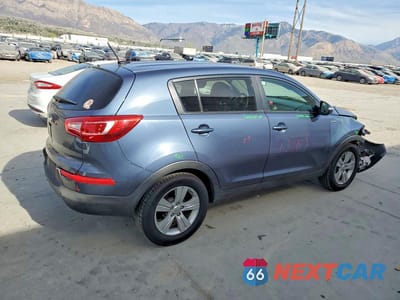 Trzecie zdjęcie samochodu z tyłu: 2013 KIA SPORTAGE LX VIN:KNDPBCA29D7396016 - miniatura
