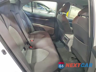 Zdjęcie 10 z 12 samochodu: 2022 TOYOTA CAMRY HYBRID LE VIN:4T1C31AKXNU581464 - miniatura