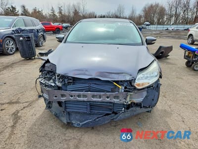 Piąte zdjęcie samochodu w środku: 2013 FORD FOCUS SE VIN:1FADP3F23DL203031 - miniatura