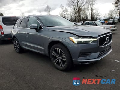 Czwarte zdjęcie samochodu z boku: 2018 VOLVO XC60 T5 MOMENTUM VIN:YV4102RK6J1072169 - miniatura