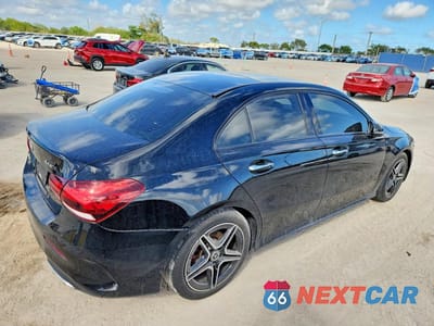 Trzecie zdjęcie samochodu z tyłu: 2019 MERCEDES-BENZ A 220 4MATIC VIN:WDD3G4FB2KW024704 - miniatura