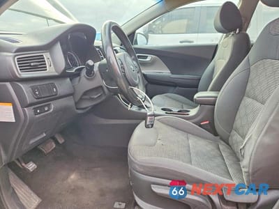 Zdjęcie 7 z 12 samochodu: 2017 KIA NIRO LX VIN:KNDCB3LC1H5104123 - miniatura