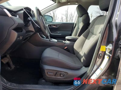 Zdjęcie 7 z 13 samochodu: 2020 TOYOTA RAV4 XLE VIN:2T3P1RFV2LC127899 - miniatura