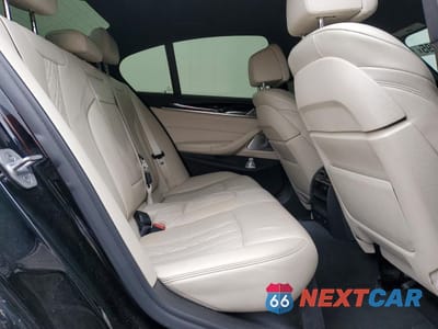 Zdjęcie 10 z 12 samochodu: 2018 BMW M550XI VIN:WBAJB9C5XJB286968 - miniatura