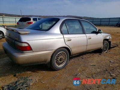 Trzecie zdjęcie samochodu z tyłu: 1997 TOYOTA COROLLA DX VIN:1NXBB02E9VZ596488 - miniatura