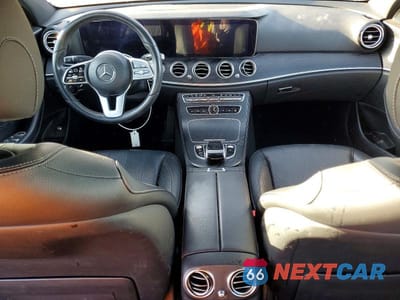 Zdjęcie 8 z 11 samochodu: 2019 MERCEDES-BENZ E 300 VIN:WDDZF4JB1KA591083 - miniatura