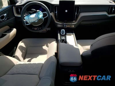 Zdjęcie 8 z 11 samochodu: 2026 VOLVO XC60 PLUS VIN:YV4M12RC1T1403164 - miniatura