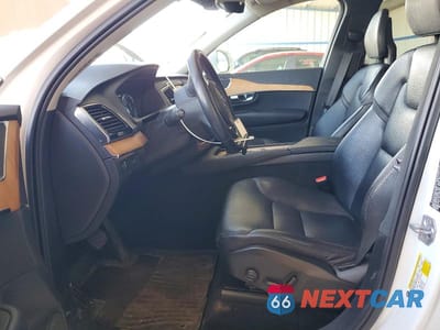 Zdjęcie 7 z 12 samochodu: 2021 VOLVO XC90 T6 MOMENTUM VIN:YV4A221K5M1767267 - miniatura