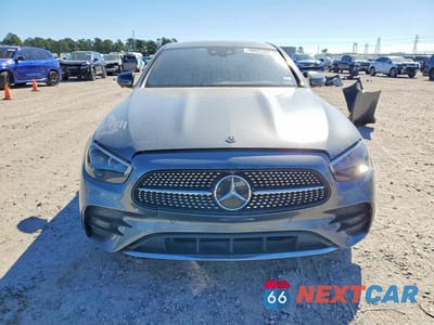 Piąte zdjęcie samochodu w środku: 2021 MERCEDES-BENZ E 350 VIN:W1KZF8DB7MA890275 - miniatura