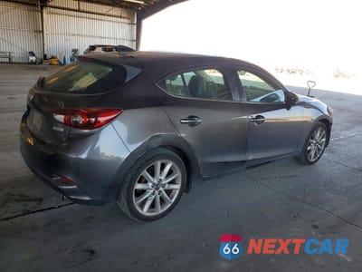 Trzecie zdjęcie samochodu z tyłu: 2017 MAZDA 3 GRAND TOURING VIN:3MZBN1M35HM130575 - miniatura