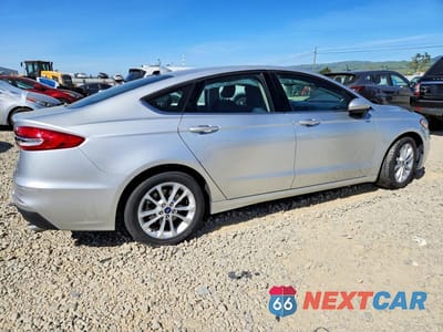 Trzecie zdjęcie samochodu z tyłu: 2019 FORD FUSION SE VIN:3FA6P0HD2KR233013 - miniatura
