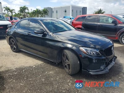 Czwarte zdjęcie samochodu z boku: 2016 MERCEDES-BENZ C 450 4MATIC AMG VIN:55SWF6EB6GU126511 - miniatura