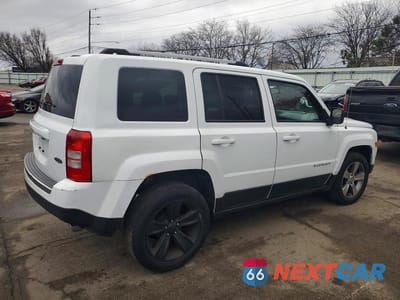 Trzecie zdjęcie samochodu z tyłu: 2016 JEEP PATRIOT LATITUDE VIN:1C4NJPFAXGD749306 - miniatura