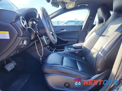 Zdjęcie 7 z 11 samochodu: 2014 MERCEDES-BENZ CLA 250 VIN:WDDSJ4EB8EN037658 - miniatura