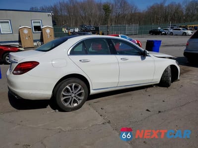 Trzecie zdjęcie samochodu z tyłu: 2017 MERCEDES-BENZ C 300 4MATIC VIN:55SWF4KB0HU207563 - miniatura