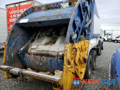 Czwarte zdjęcie samochodu z boku: 2012 MACK LEU613 REFUSE TRUCK VIN:1M2AU04C2CM006209 - miniatura