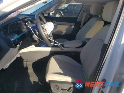 Zdjęcie 7 z 13 samochodu: 2024 AUDI Q8 E-TRON PREMIUM PLUS VIN:WA15ABGE1RB013500 - miniatura